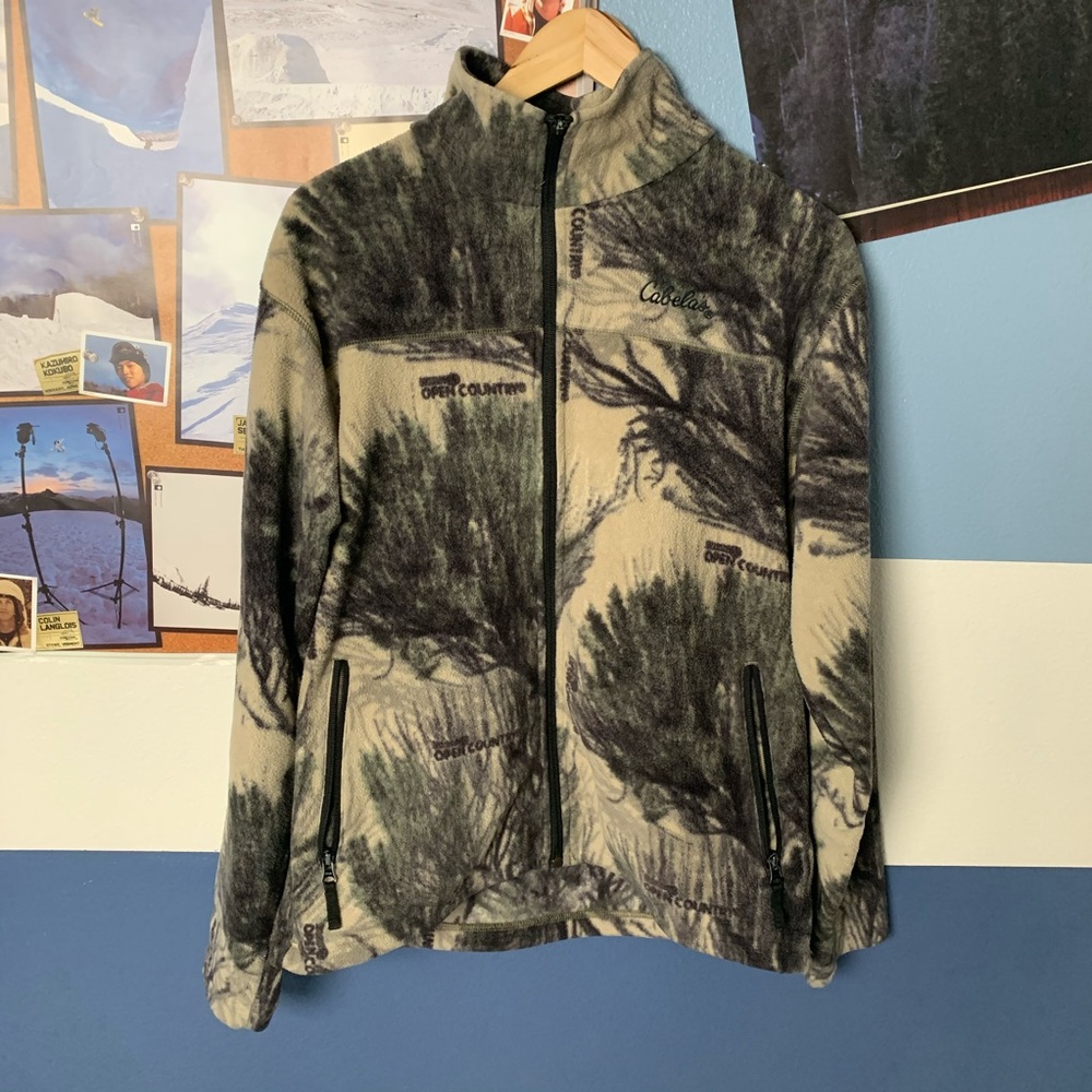 SOLD Cabela’s forest camo zip up fleece